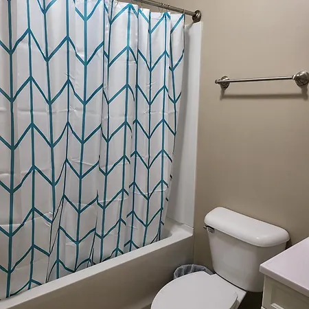 3 Bedrooms 2 Bathrooms, Free Driveway Parking, 2 Min To Ohio State Univrrsity, Ac, Free Wi-Fi, Washer And Dryer, Expocenter, Bus Stop, University Shuttle, Riverside Methodist Hospital Columbus Exterior photo