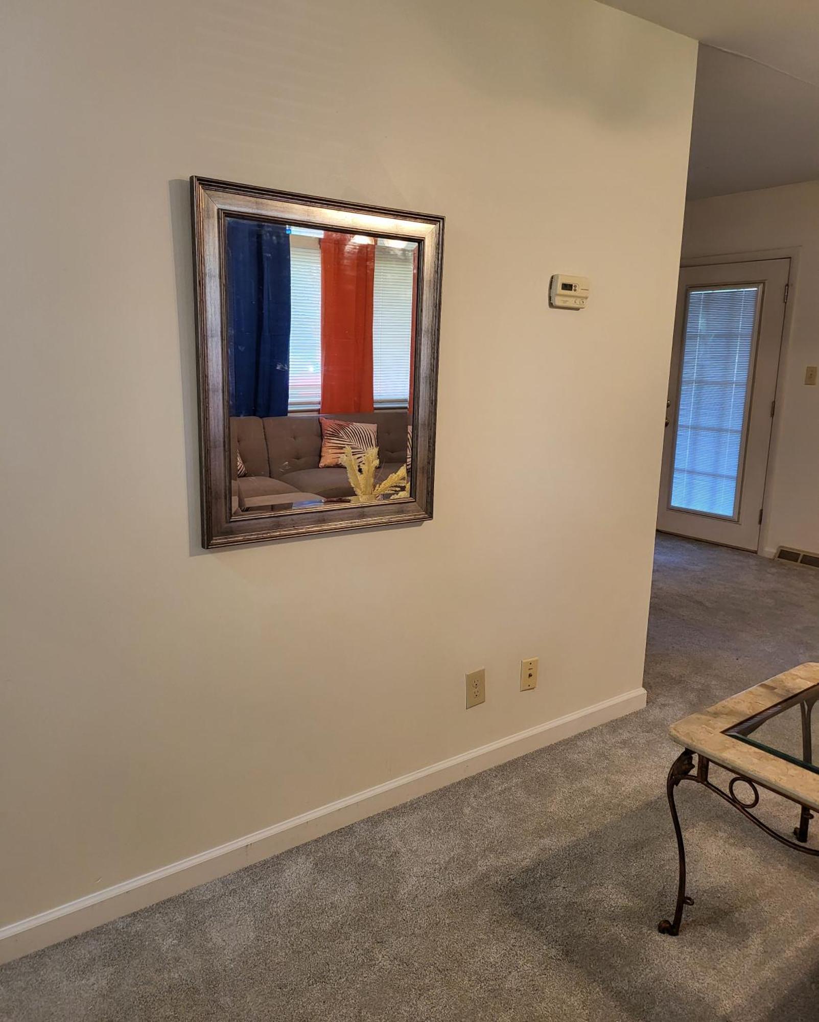 3 Bedrooms 2 Bathrooms, Free Driveway Parking, 2 Min To Ohio State Univrrsity, Ac, Free Wi-fi, Washer And Dryer, Expocenter, Bus Stop, Shuttle, Riverside Methodist Hospital Apartment Columbus