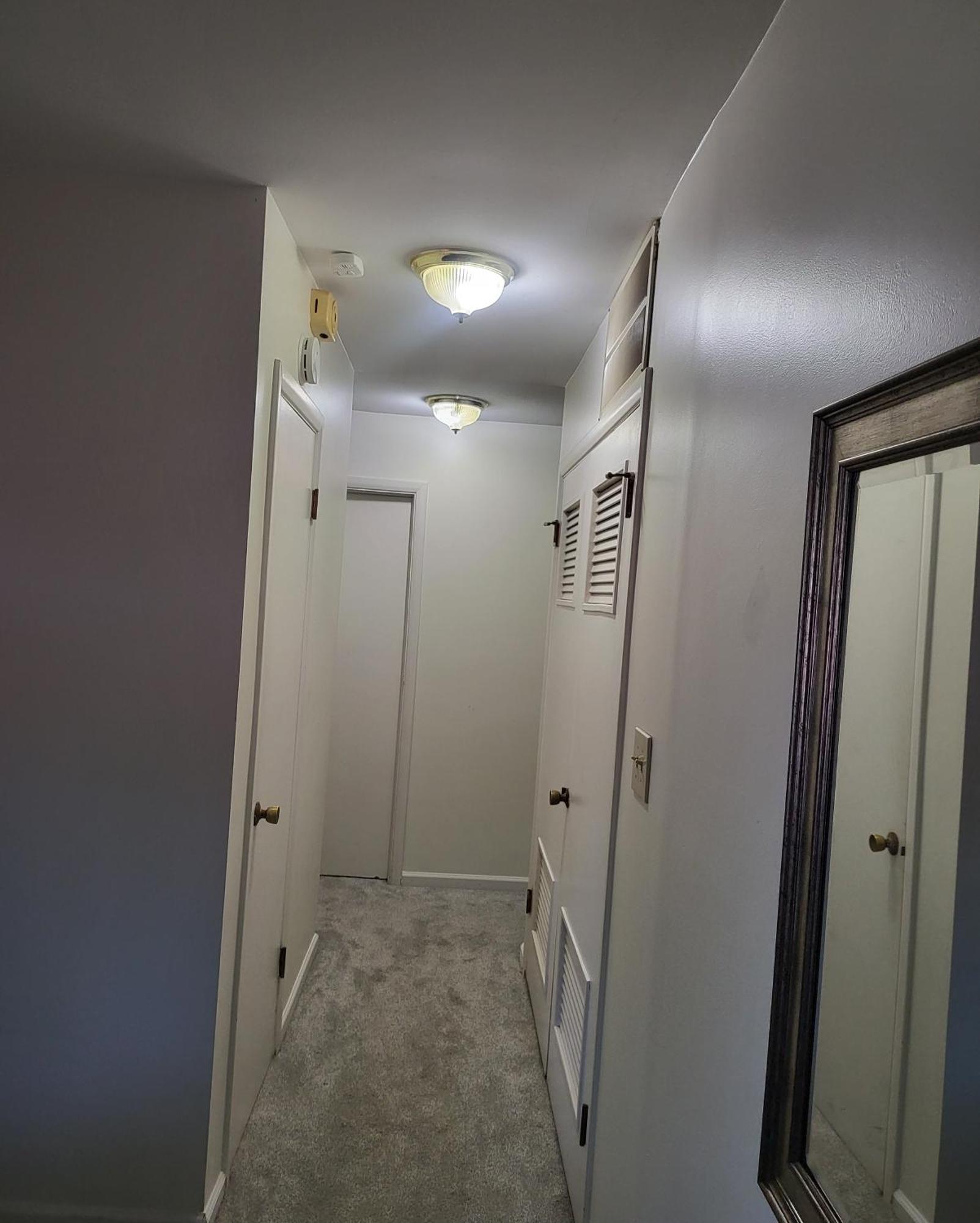 Apartment 3 Bedrooms 2 Bathrooms, Free Driveway Parking, 2 Min To Ohio State Univrrsity, Ac, Free Wi-fi, Washer And Dryer, Expocenter, Bus Stop, Shuttle, Riverside Methodist Hospital *
