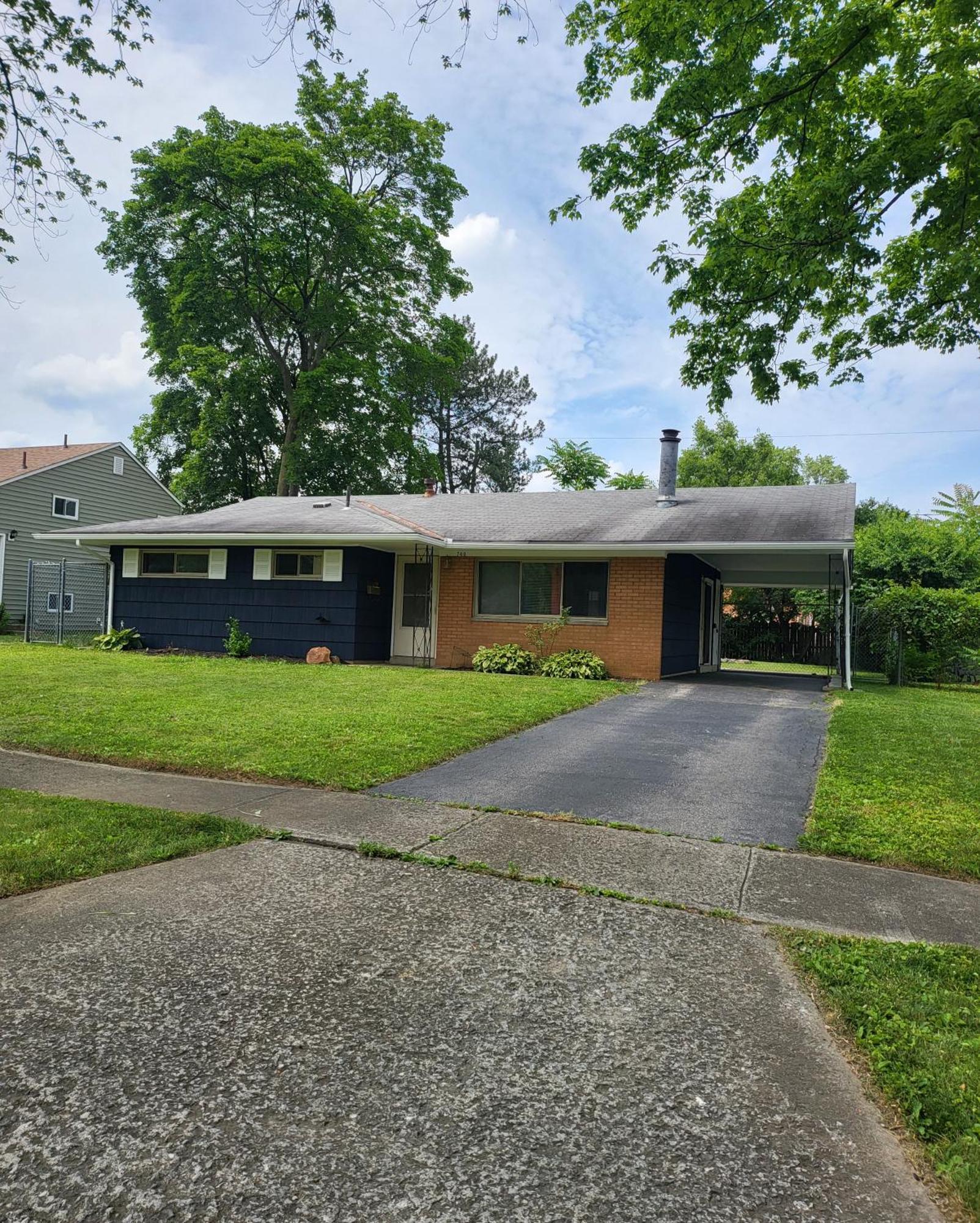 Apartment 3 Bedrooms 2 Bathrooms, Free Driveway Parking, 2 Min To Ohio State Univrrsity, Ac, Free Wi-fi, Washer And Dryer, Expocenter, Bus Stop, Shuttle, Riverside Methodist Hospital *